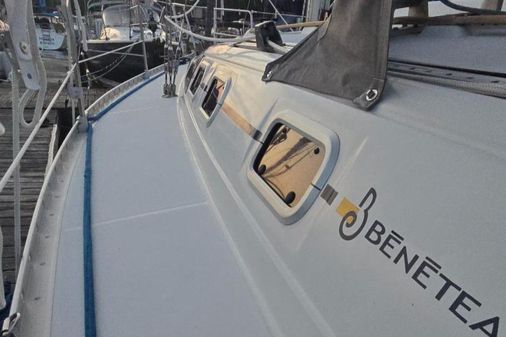 Beneteau Oceanis 370 image