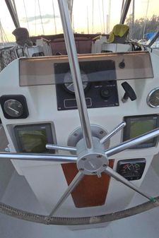 Beneteau Oceanis 370 image