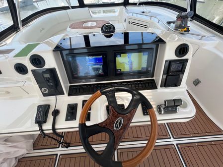 Sea Ray 58 Sedan Bridge image