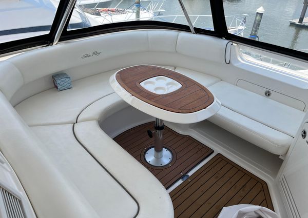 Sea Ray 58 Sedan Bridge image