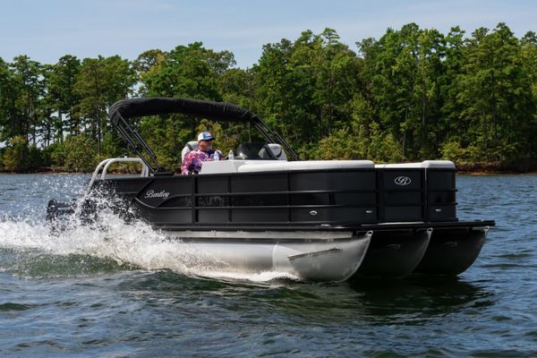 Bentley-pontoons LEGACY-NAVIGATOR - main image