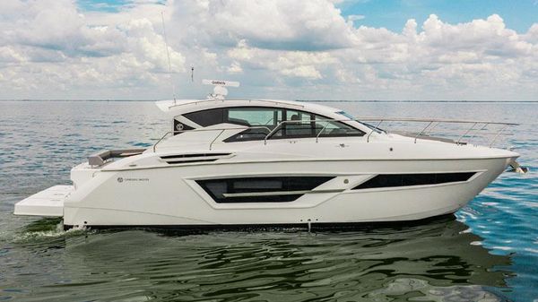 Cruisers Yachts 46 Cantius