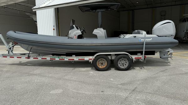 Ribeye 8.1m Outboard BL 