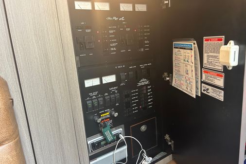 Sea Ray 360 Sundancer image