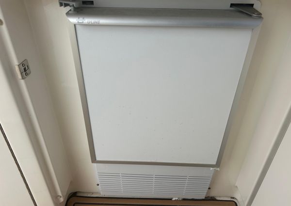 Sea Ray 360 Sundancer image