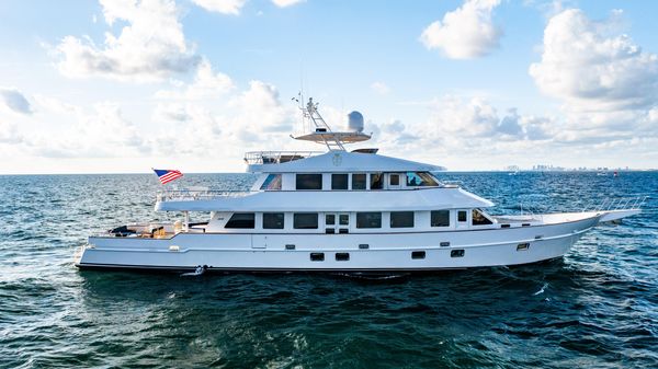 Custom Crystal Yachts