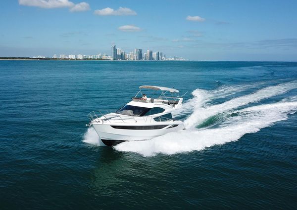 Galeon 420 Fly image