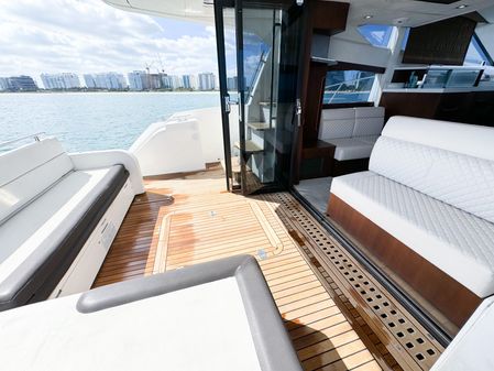 Galeon 420 Fly image