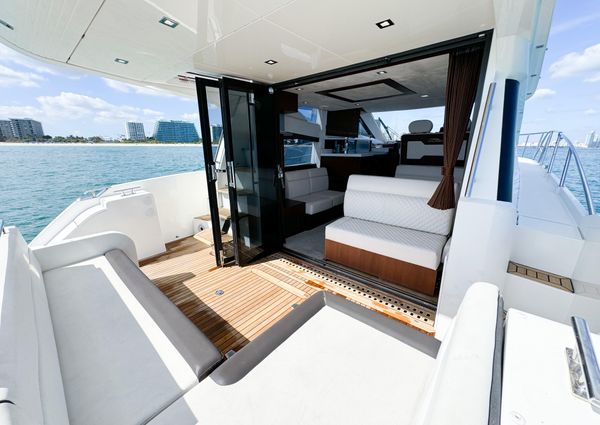 Galeon 420 Fly image