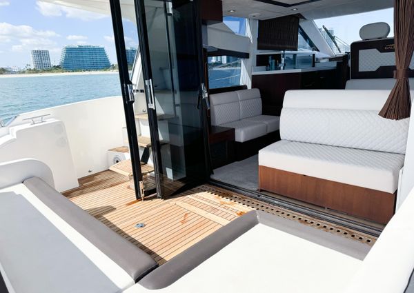 Galeon 420 Fly image