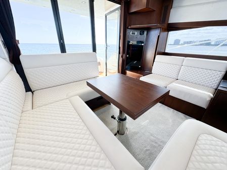 Galeon 420 Fly image