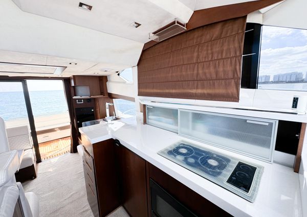 Galeon 420 Fly image