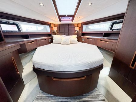 Galeon 420 Fly image