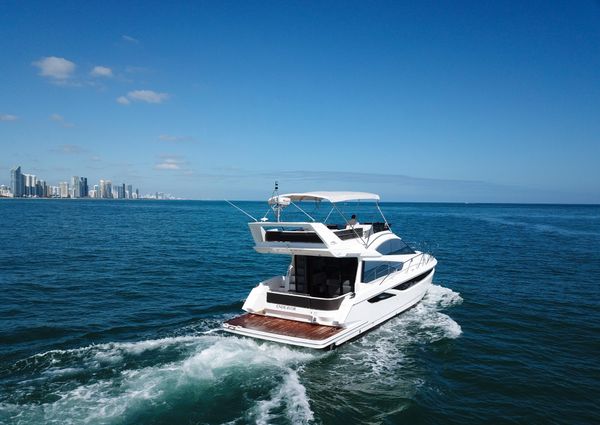 Galeon 420 Fly image