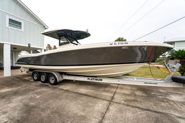 Chris-Craft Catalina 34 - main image