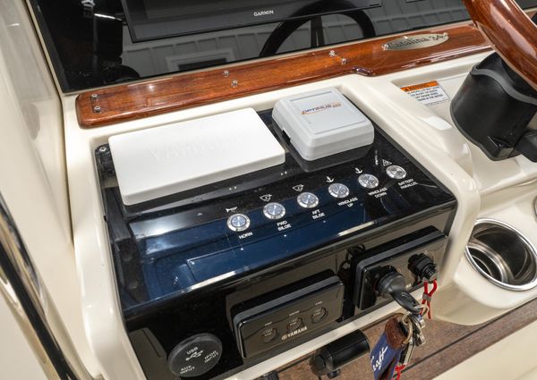 Chris-Craft Catalina 34 image