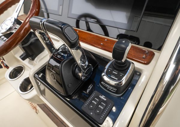 Chris-Craft Catalina 34 image