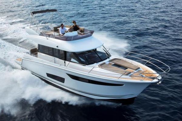 Jeanneau Velasco 43F - main image