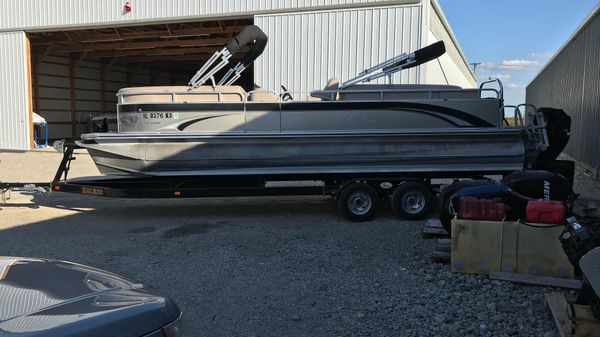 Avalon LS Quad Lounge - 25' 