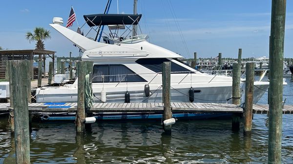 Bayliner 3788 Command Bridge Motoryacht