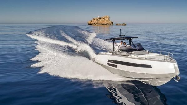 Invictus 370GT
