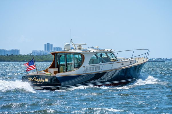 Hinckley T48 Motor Yacht - main image