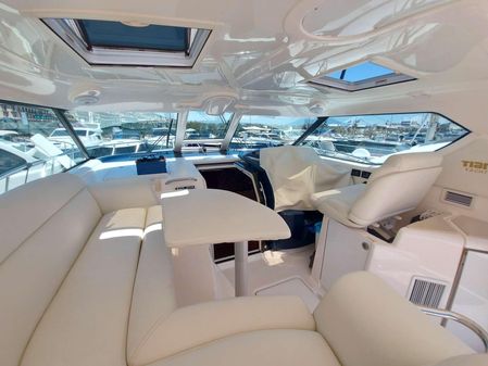 Tiara Yachts 4300 Sovran image