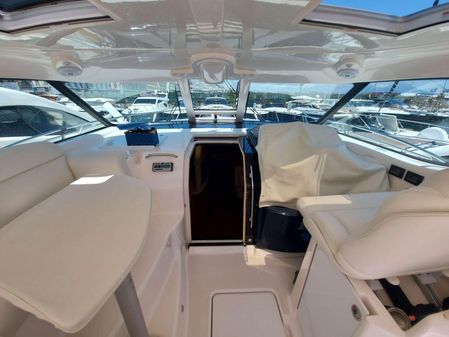 Tiara Yachts 4300 Sovran image