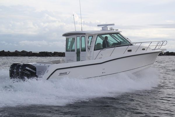 Boston Whaler 345 Conquest Pilothouse - main image