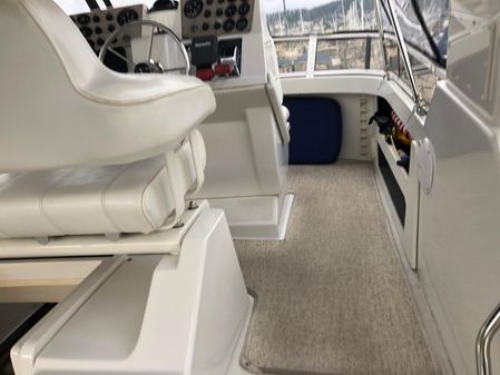 Carver 404-COCKPIT-MOTOR-YACHT image