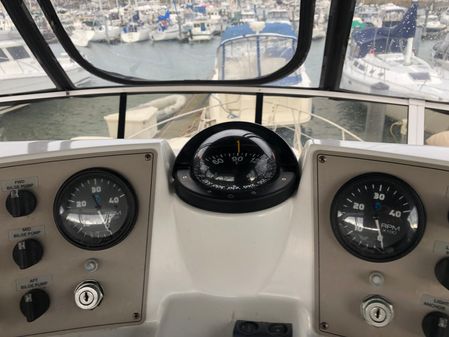 Carver 404-COCKPIT-MOTOR-YACHT image