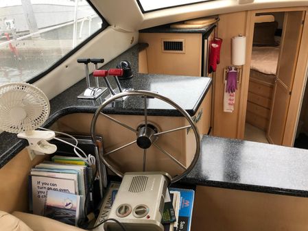 Carver 404-COCKPIT-MOTOR-YACHT image