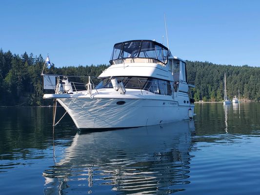 Carver 404-COCKPIT-MOTOR-YACHT - main image