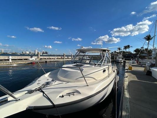 Boston Whaler 305 Conquest - main image