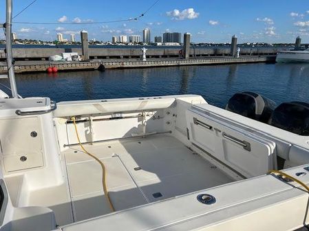 Boston Whaler 305 Conquest image