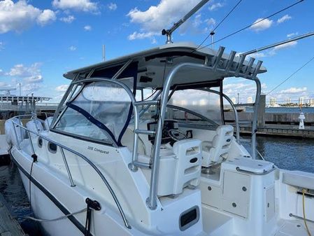 Boston Whaler 305 Conquest image