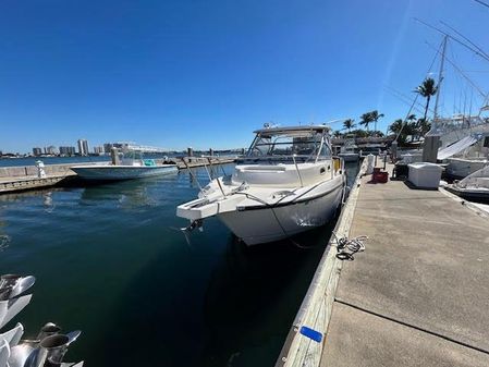 Boston Whaler 305 Conquest image