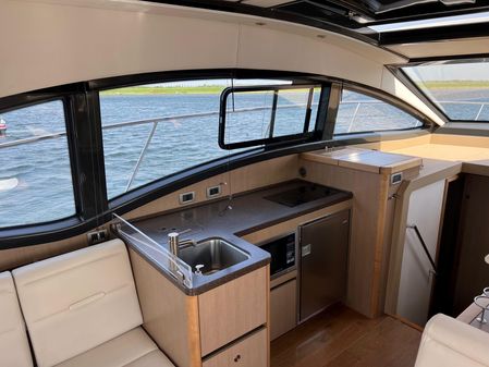 Sea Ray 400 Sundancer image