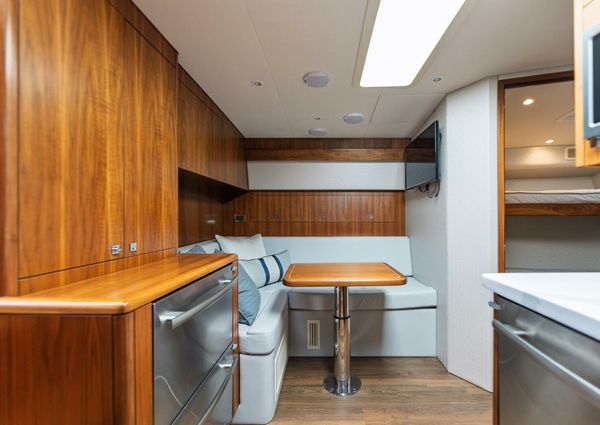 Hatteras GT45X Flybridge image