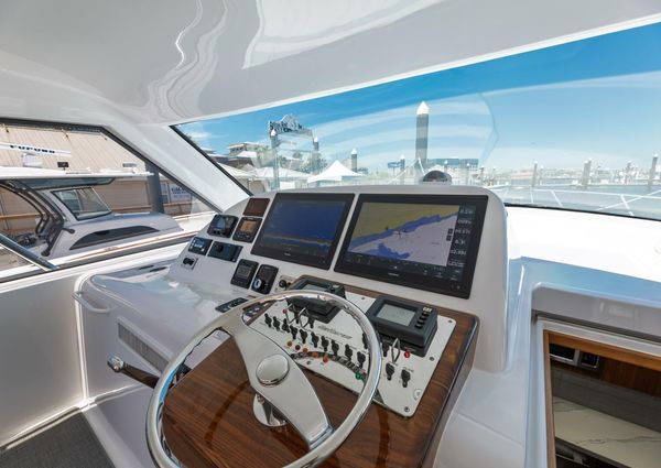 Hatteras GT45X Flybridge image