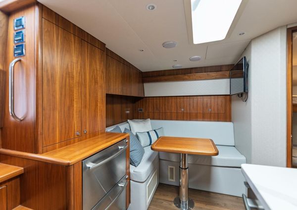 Hatteras GT45X Flybridge image