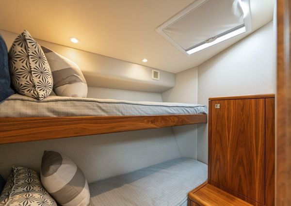 Hatteras GT45X Flybridge image