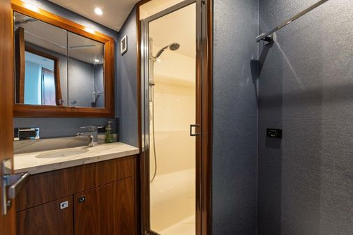 Hatteras GT45X Flybridge image