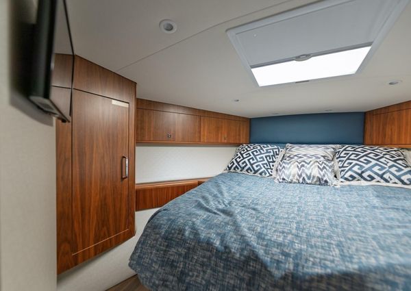 Hatteras GT45X Flybridge image