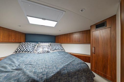 Hatteras GT45X Flybridge image