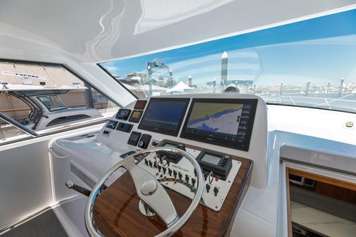 Hatteras GT45X Flybridge image