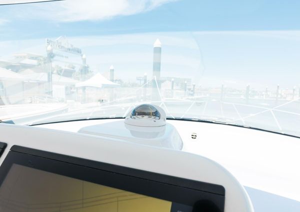 Hatteras GT45X Flybridge image