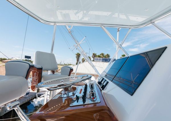 Hatteras GT45X Flybridge image