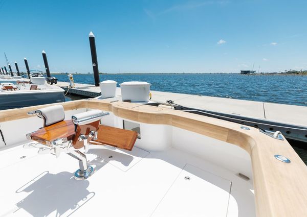 Hatteras GT45X Flybridge image