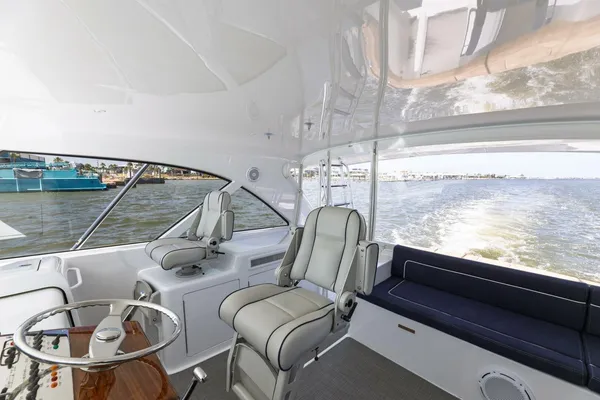 Hatteras GT45X Flybridge image